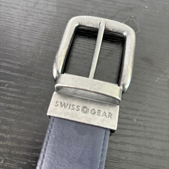 Swiss Gear Navy Blue / Brown Reversible Genuine Leather Belt    Size 38 - Picture 2 of 6